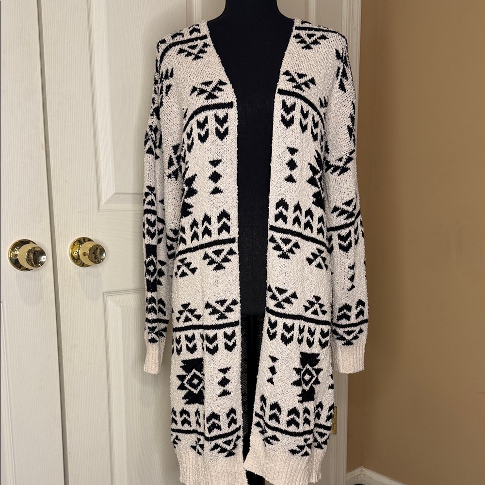 Savanna Jane Black and Cream Geometric Cardigan